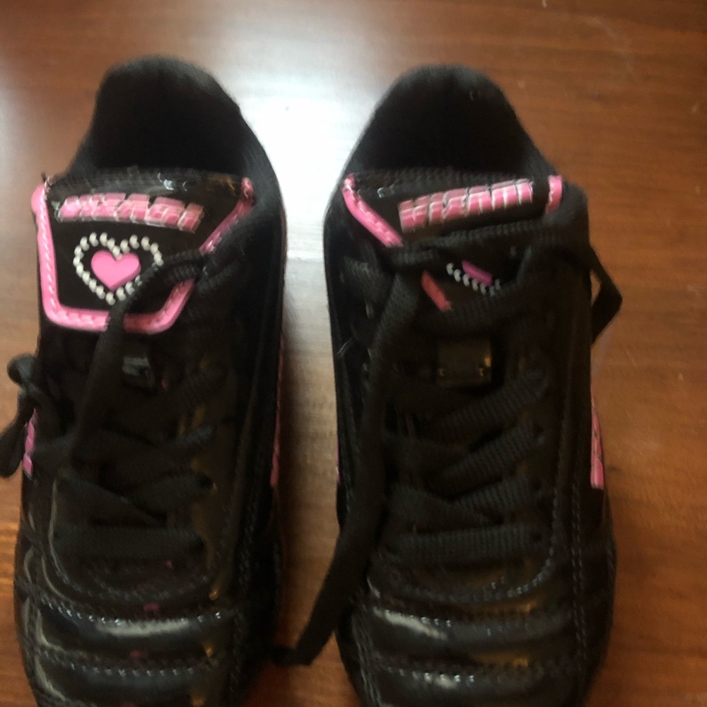 Kid’s soccer cleats never worn